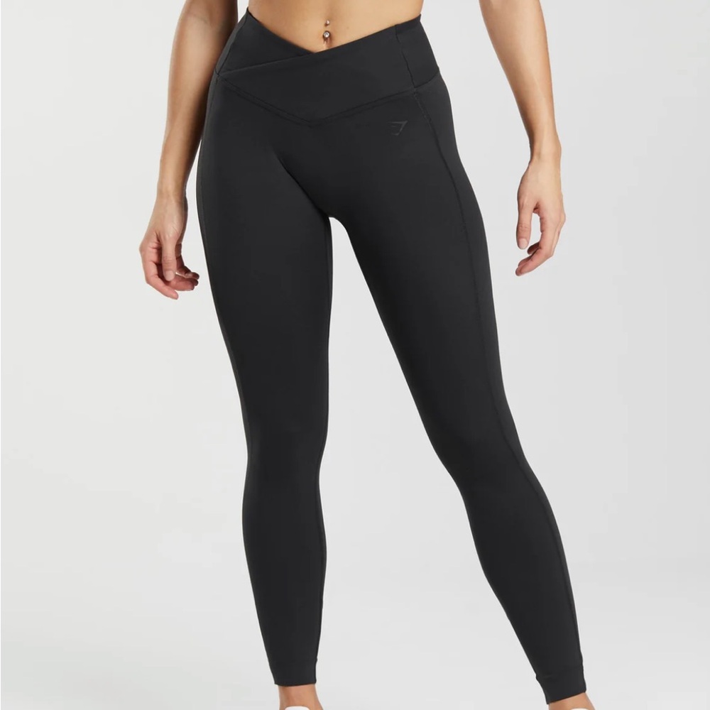 NWOT Gymshark Black Crossover Leggings